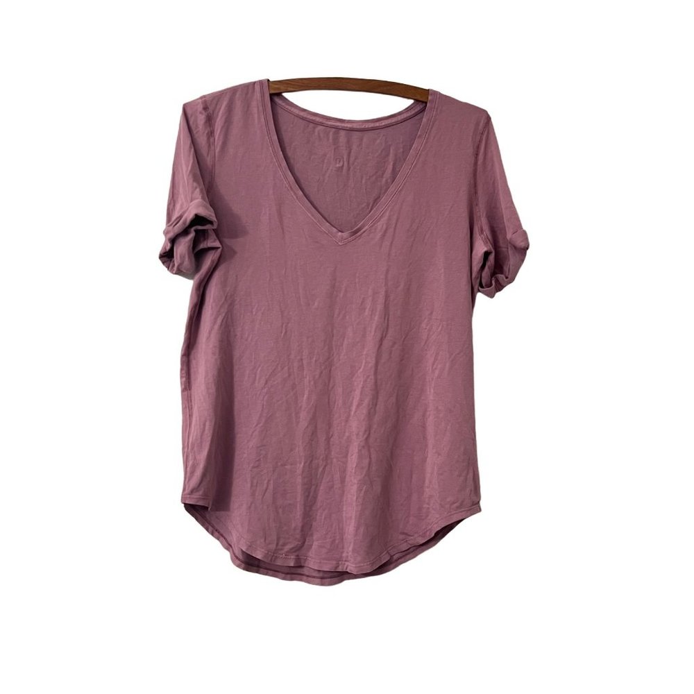 Lululemon Athletica Womens Mauve Vneck Cuffed Sleeve Tshirt Size 10